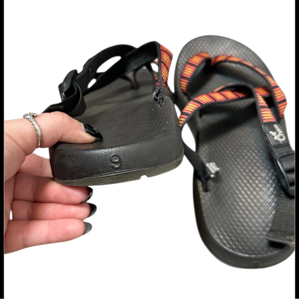 Men’s Chacos Z2 Classic Red Orange Strap Sandals Size 9 - Picture 4 of 5